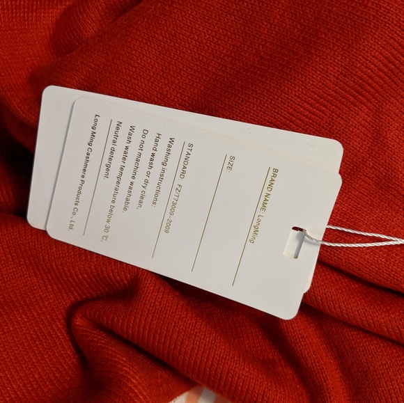 New Cashmere Sweater size Small - Picture 3 of 7